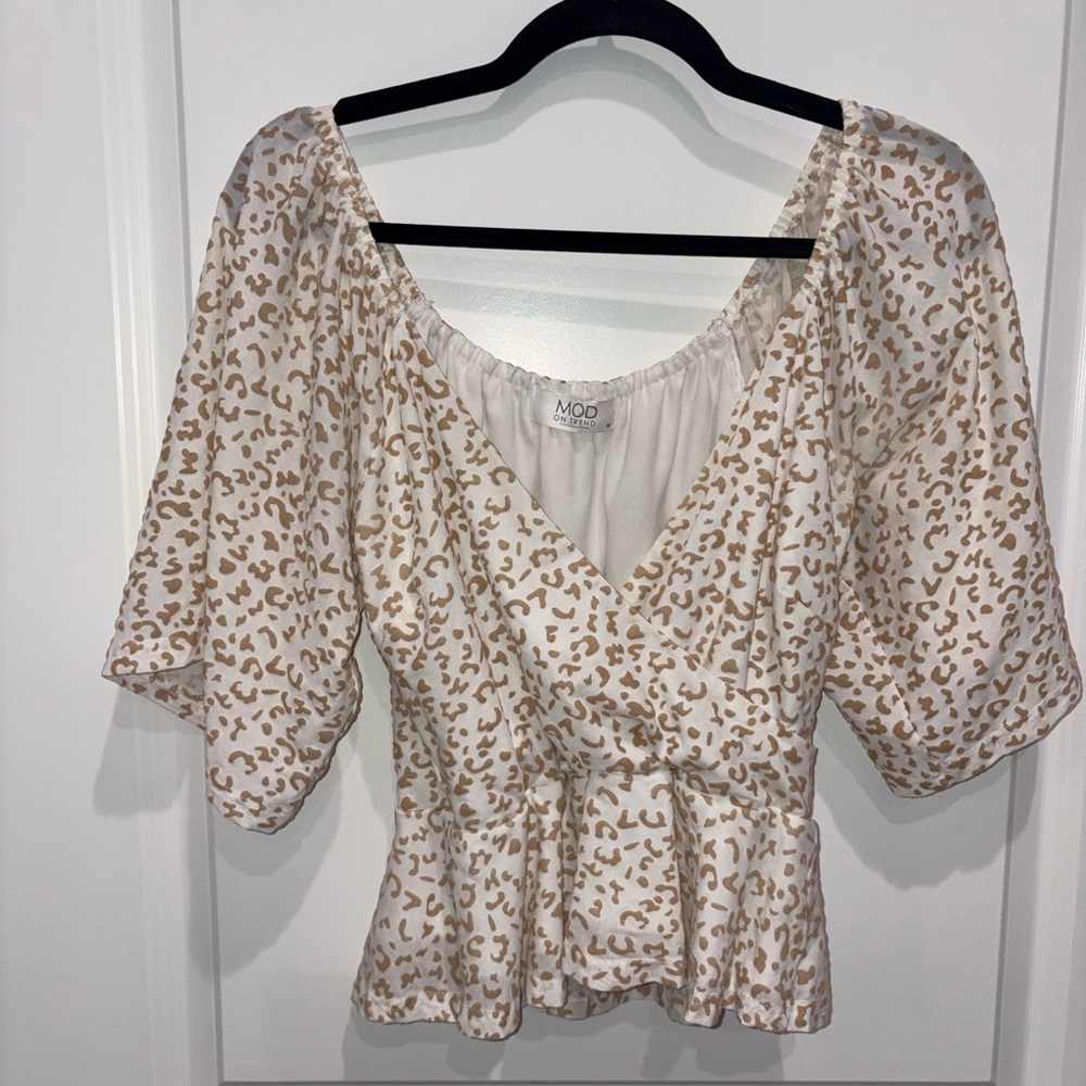 MOD Women's Stylish white and brown Crop Top